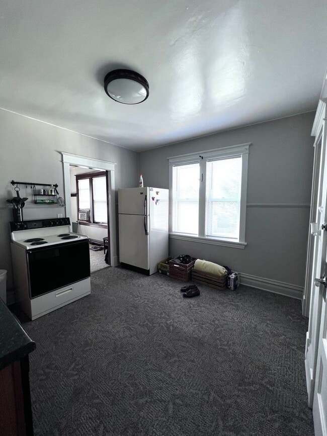 Photo - 17 E 6th St Unit 2 - Upper