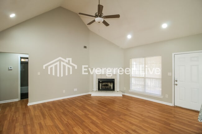 Photo - 365 Wynbrook Dr