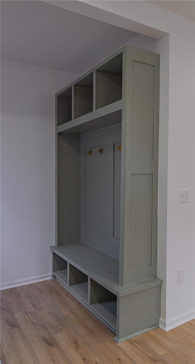 Building Photo - 817 Maple St