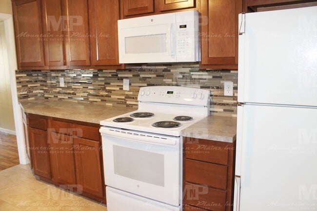 Photo - 216 Clover Ln