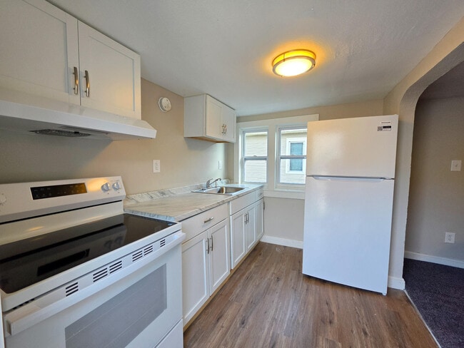 Photo - 1033 Villa St