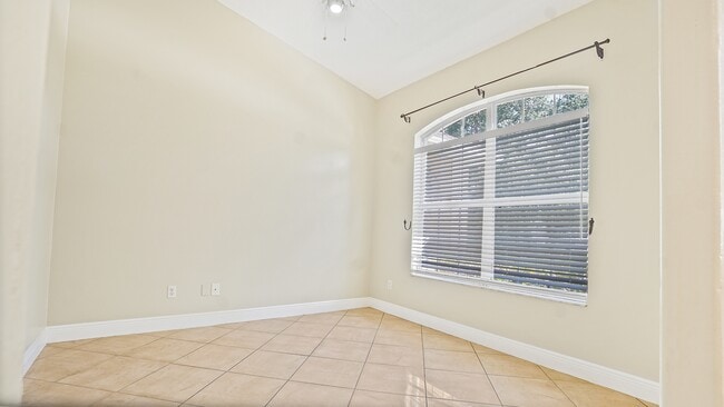 Photo - 774 Princeton Dr