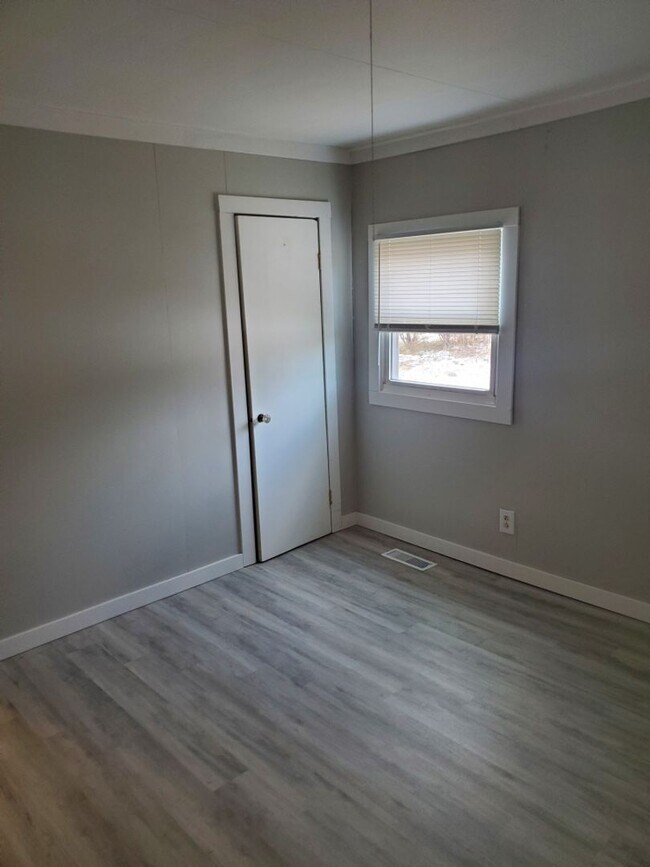 Photo - For Rent: 2 Bedroom, 1 Bathroom Home