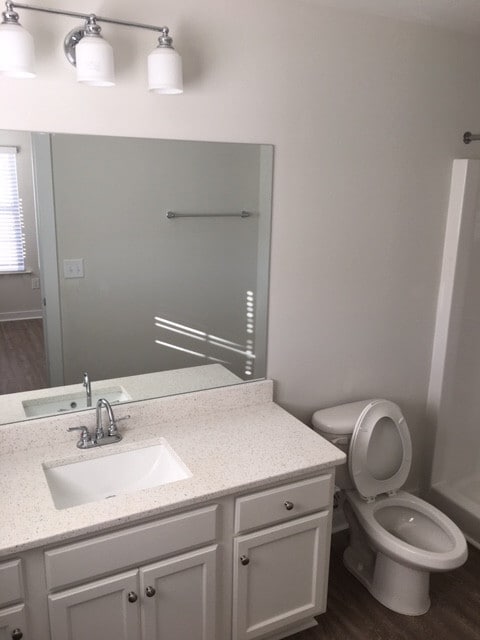 Photo - 335 Lorien Way