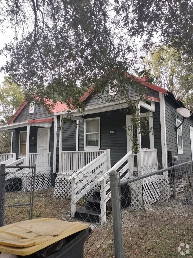Building Photo - Fully Renovated Single Family House - 1/1...