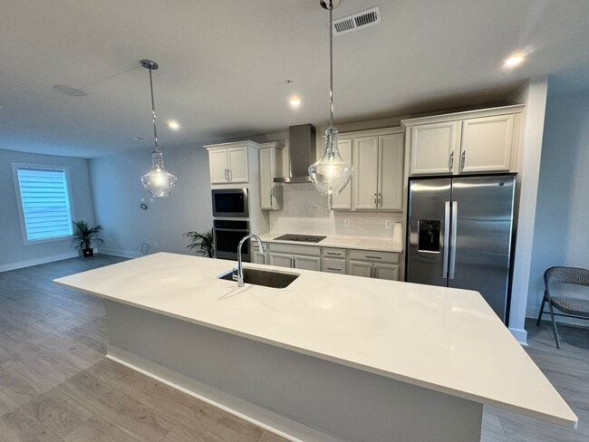 Photo - 1512 W Moore St