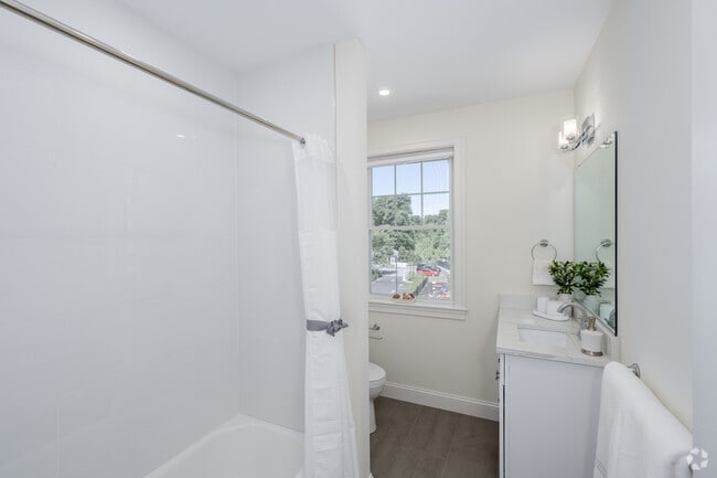 2BR, 1BA - 767SF - Bathroom