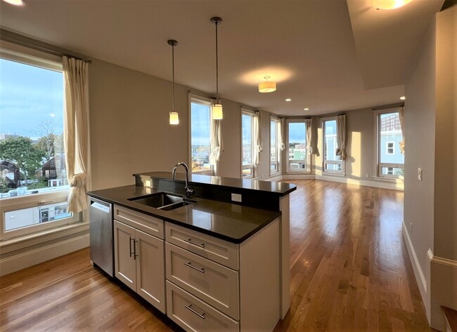 Photo - 168 Hampshire St Unit 3B