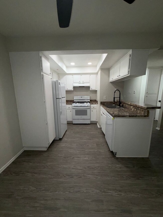 4119 Van Buren Boulevard Unidad 28