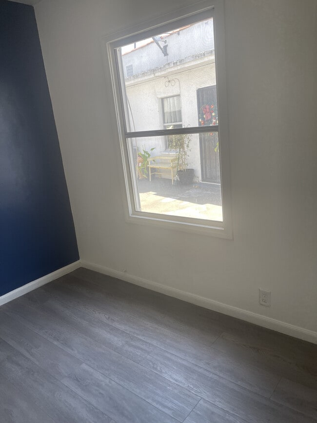 Building Photo - 1812 S Curson Ave Unit 1812