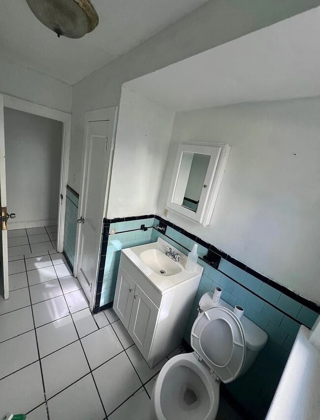 Photo - 166 Regent Ave Unit 2R