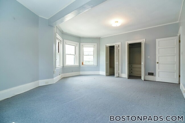 Photo - 923 Beacon St Unit 3