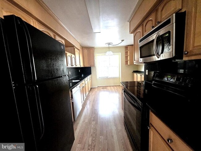 Photo - 19376 Hottinger Cir