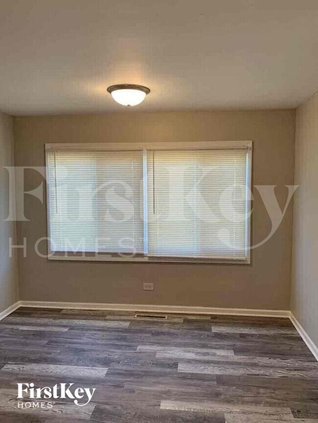 Photo - 17415 Burnham Ave