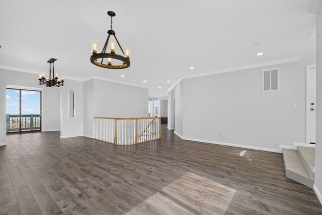 Photo - 208 Goodwin Dr