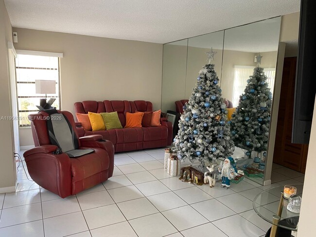 Building Photo - 9070 SW 125th Ave Unit A101