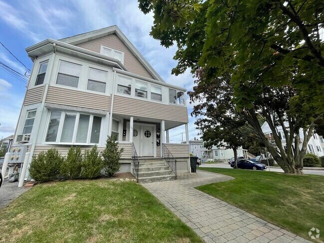 Building Photo - 164 Brown St Unit 2 Rental