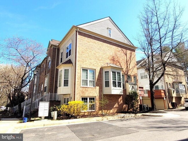 Building Photo - 6012 Ricketts Walk