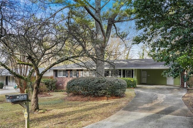 Photo - 2476 Woodside Way