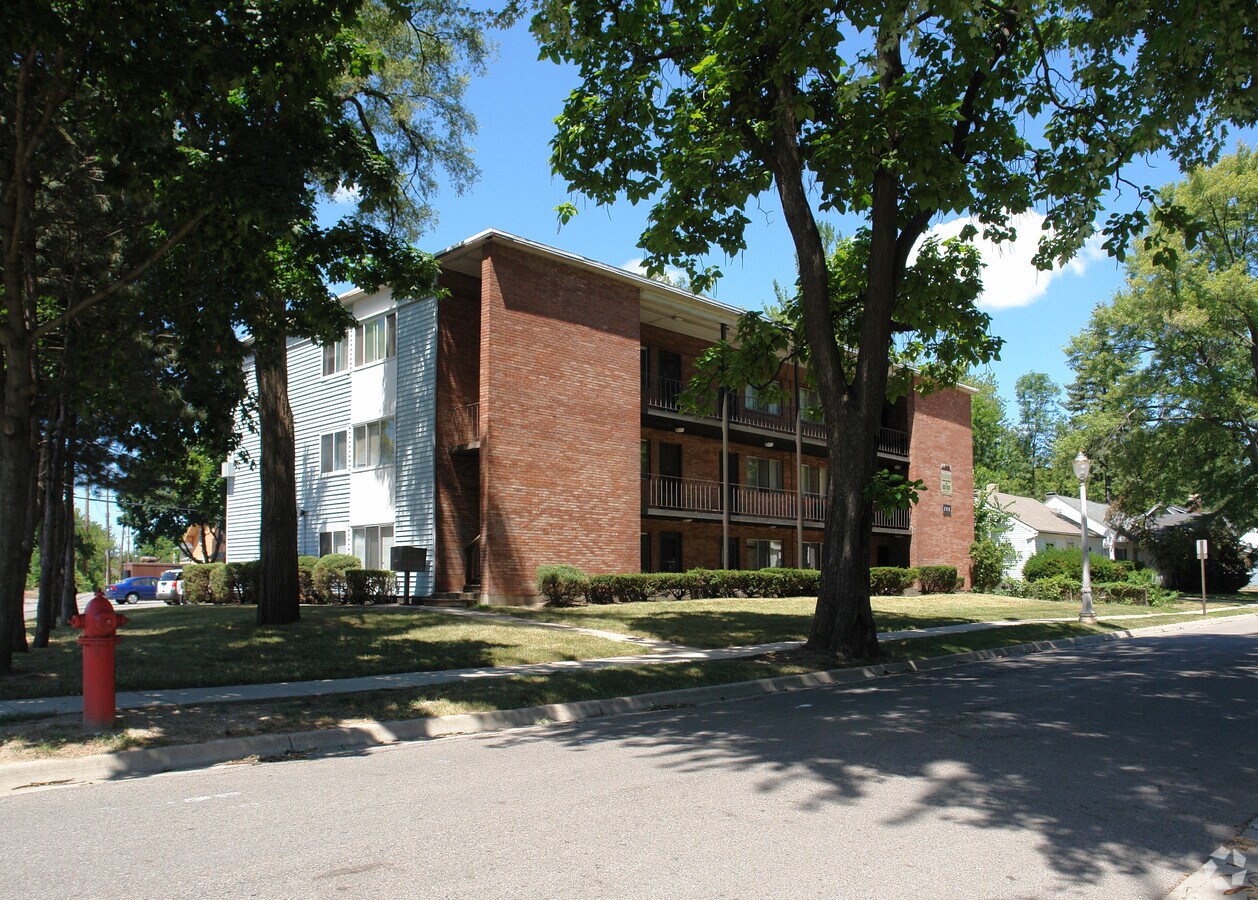 Photo - 133 Durand St Apartments