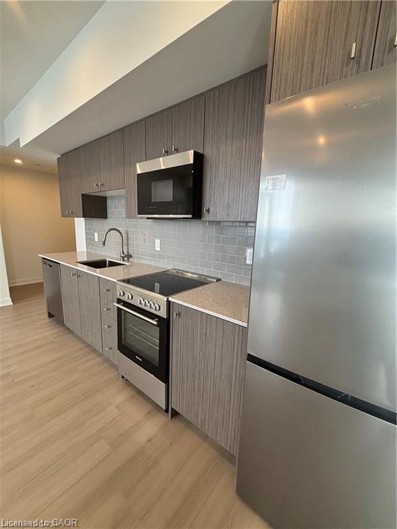 Photo - 25 Wellington St S