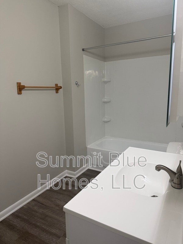 Photo - 3955 Kent St Unidad 19