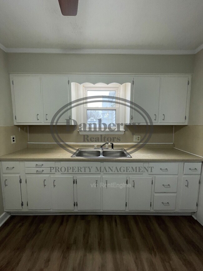 Photo - 220 N Main St Unidad 4