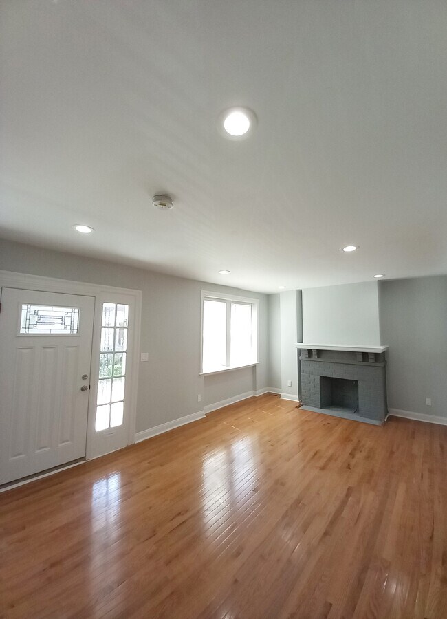 Photo - 943 E Stafford St