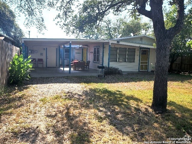 Building Photo - 305 N 4th St Rental