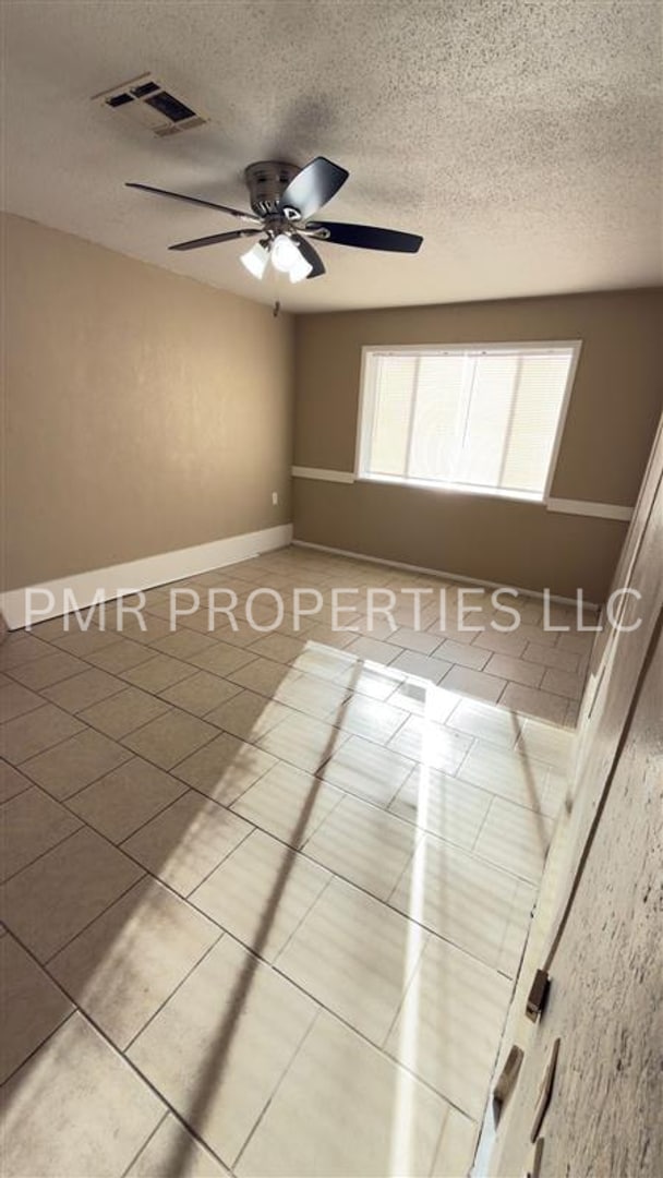 Photo - 3 Bedroom/1.5 Bath-House