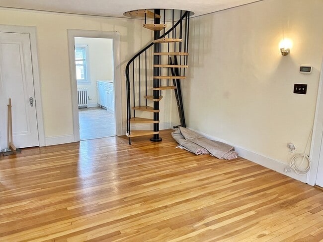 Photo - 115 Putnam St Unit 2