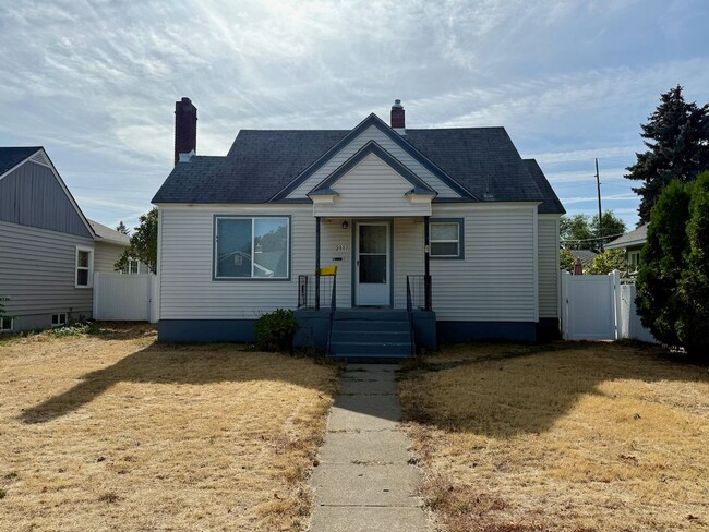 Ideally Located 2 Bed 1 Bath Spokane Home ... - Ideally Located 2 Bed 1 Bath Spokane Home ...