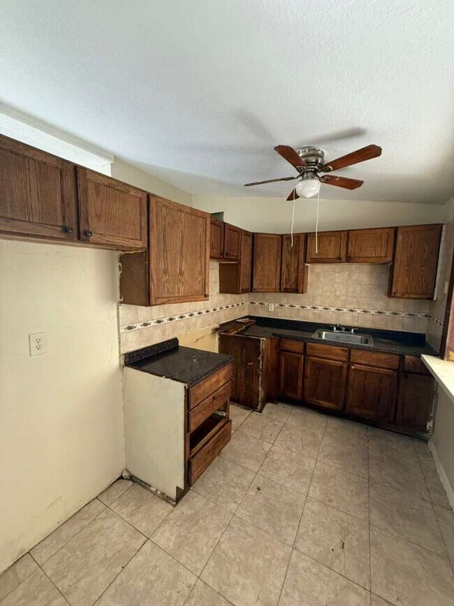 Photo - Large 4-3 house with central air