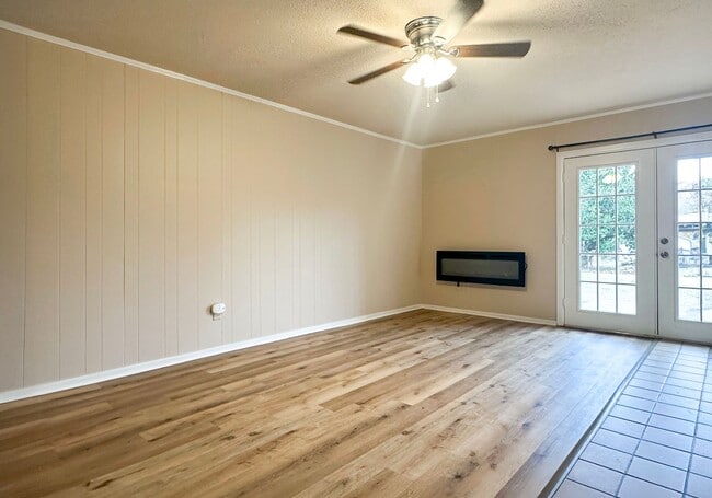 Photo - 3 Bedroom 2 Bathroom House in Texarkana, TX