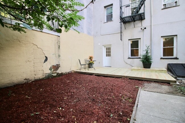 Photo - 592 Palisade Ave