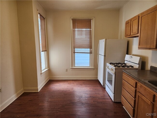 Photo - 410 Graves St