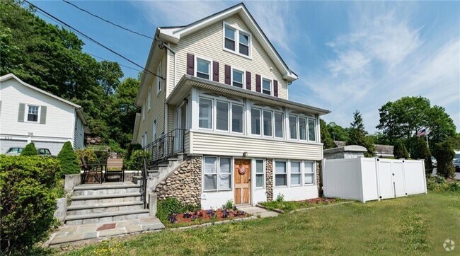 Building Photo - 227 Saw Mill River Rd Rental