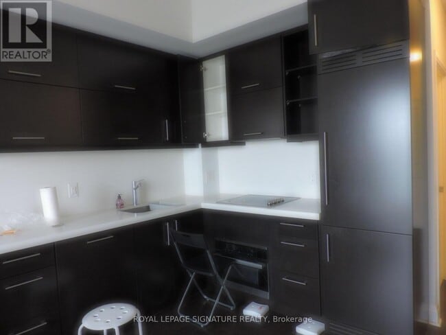 Photo - 65 St Mary St Unit 3704