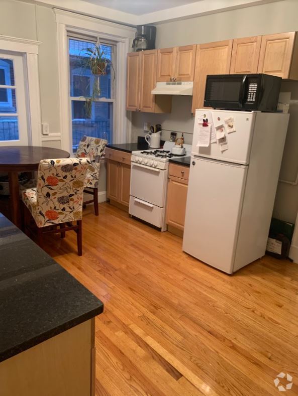 Building Photo - 226 Hanover St Rental