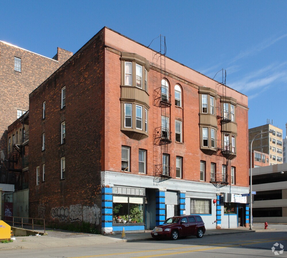 Photo - 300 Ellicott St