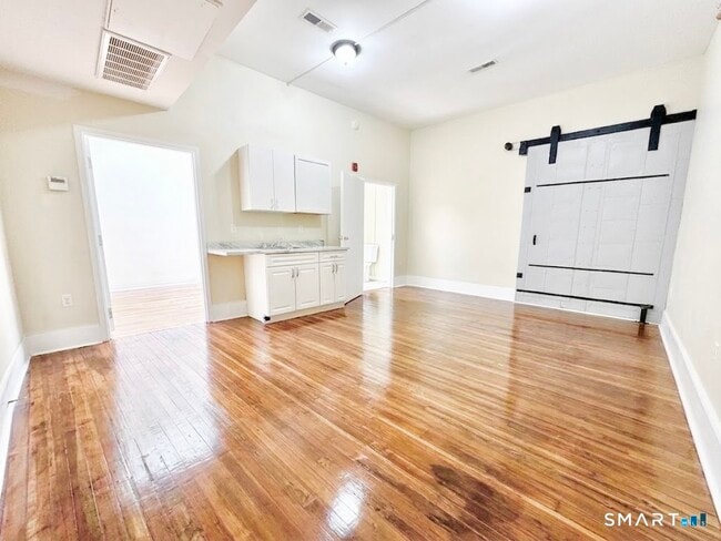 Photo - 105 Bank St Unit 3D