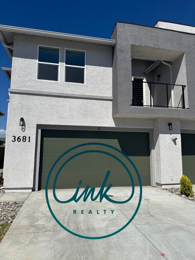 Building Photo - Beautiful and Modern Newly Built Townhome ...