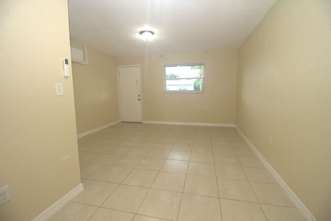 2238 Washington St NE Unidad B