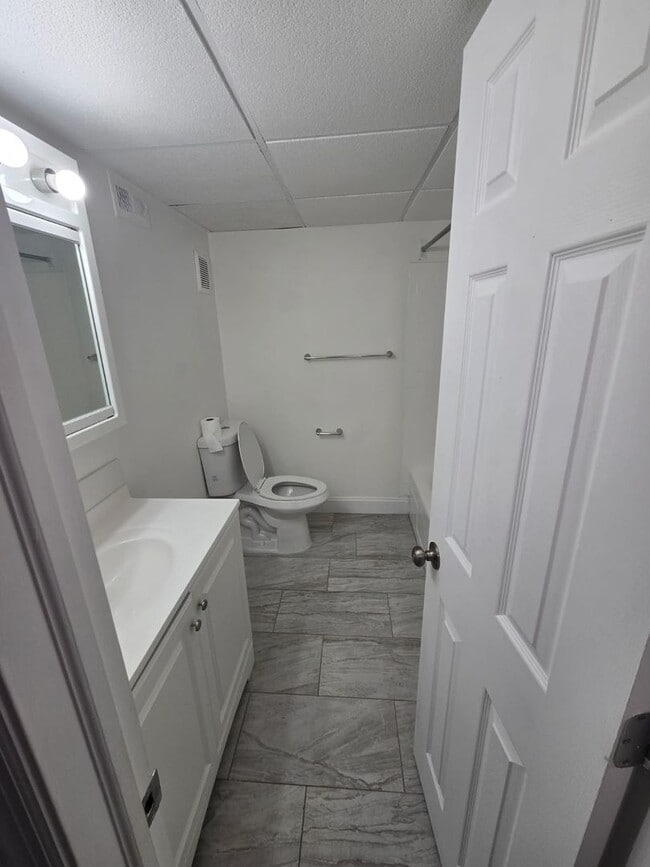 Photo - Chateau Apartments