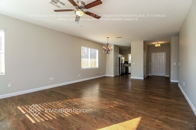 Photo - 686 E Colt Ct