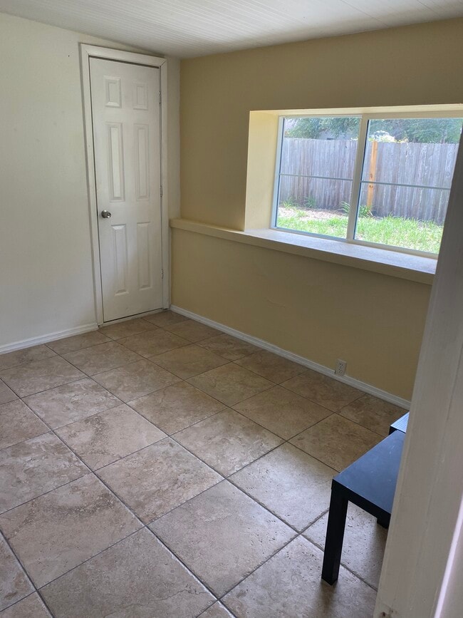 Photo - 2715 Ingot Pl