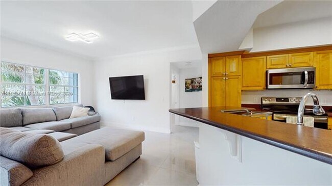 Photo - 3255 NE 184th St Unit 3255 NE 184th St  12410
