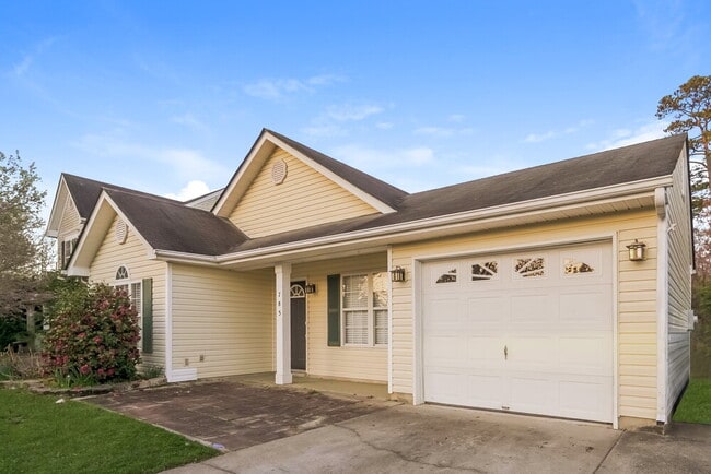 Photo - 785 Sir Raleigh Dr