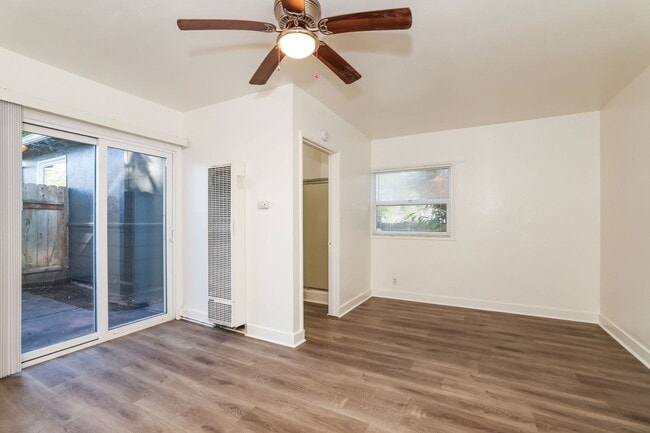 Building Photo - 2107MONTGOMERYDRIVE (L) Unit B