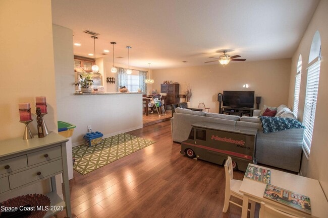 Photo - 210 Maple Dr